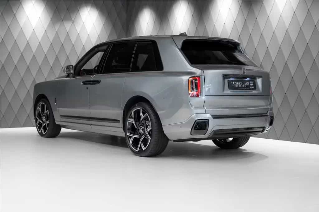 Rolls-Royce Cullinan BLACK BADGE 2026 GREY/RED STARLIGHT VIP 02/2026-photo-4