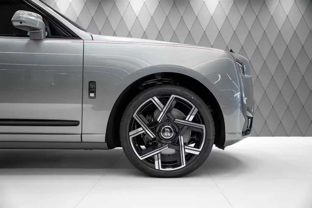 Rolls-Royce Cullinan BLACK BADGE 2026 GREY/RED STARLIGHT VIP 02/2026-photo-6