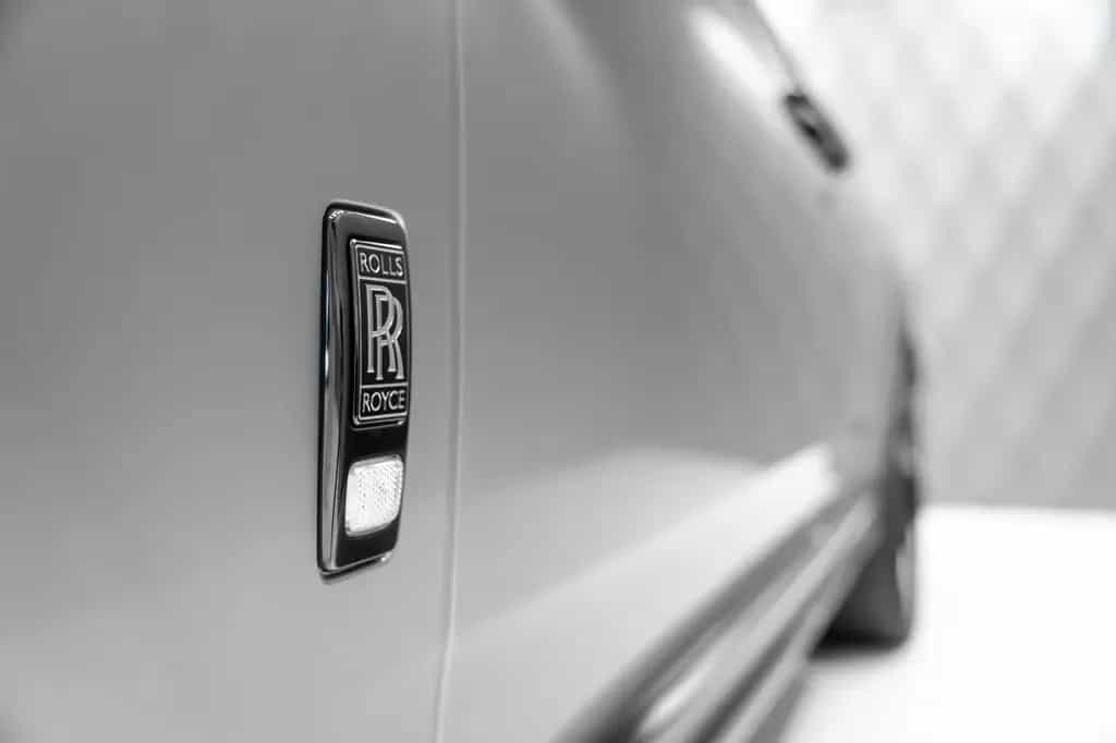Rolls-Royce Cullinan BLACK BADGE 2026 GREY/RED STARLIGHT VIP 02/2026-photo-7