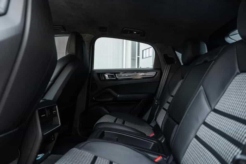 Porsche Cayenne Coupe-Leichtbau Sportpaket-22"-Matrix 10/2020-photo-21