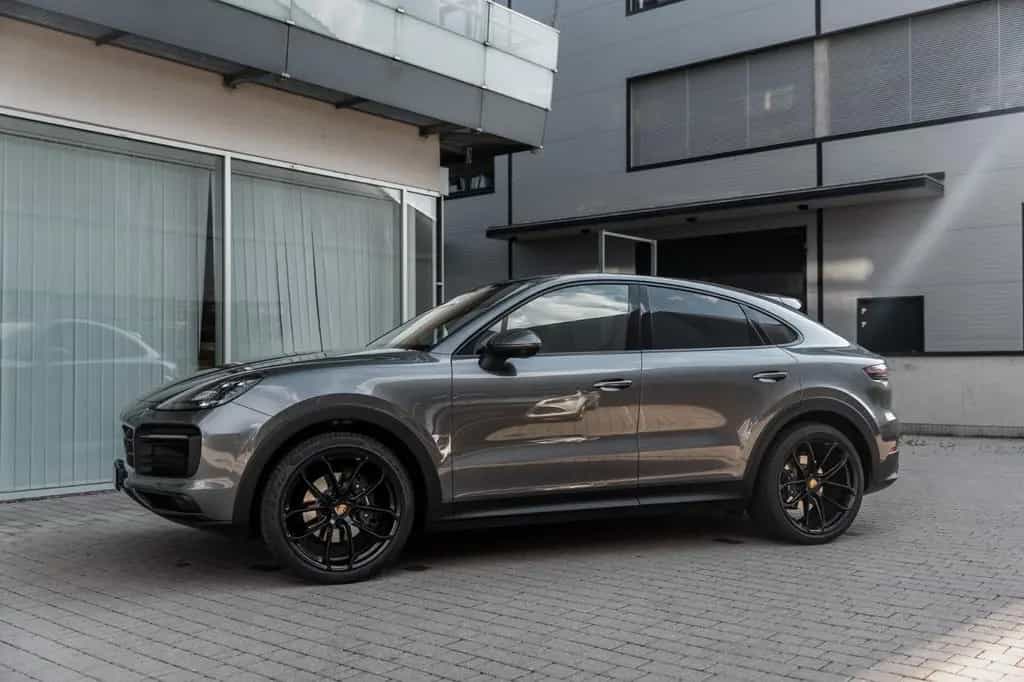 Porsche Cayenne Coupe-Leichtbau Sportpaket-22"-Matrix 10/2020-photo-3