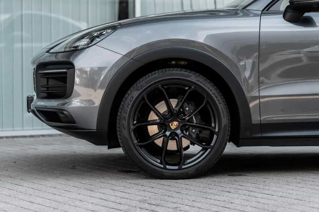 Porsche Cayenne Coupe-Leichtbau Sportpaket-22"-Matrix 10/2020-photo-4