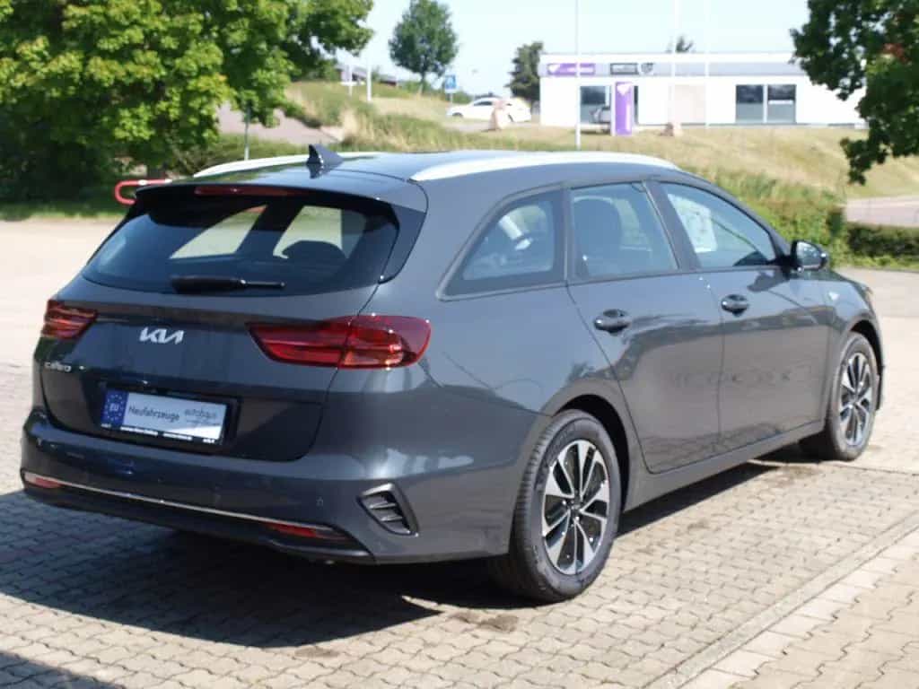 Kia Ceed SW 1.5T DCT7 OPF NAVI KAMERA ALU SHZG 08/2025-photo-4