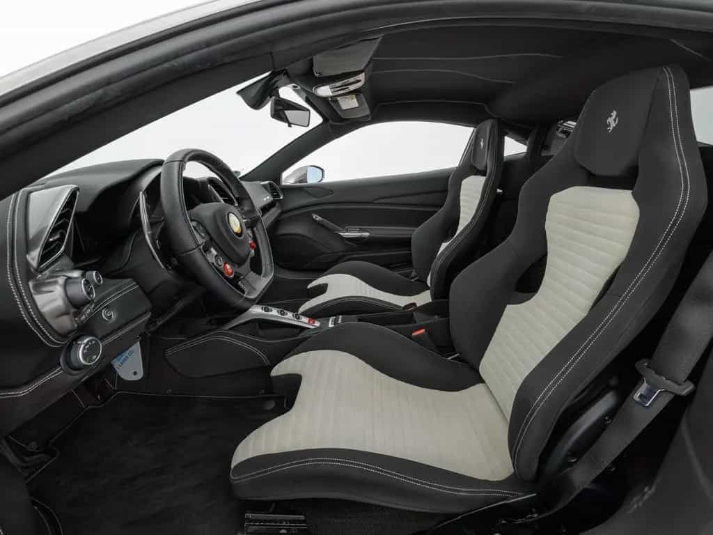 Ferrari 488 GTB TAILOR MADE 70 ANNI 01/2018-photo-15
