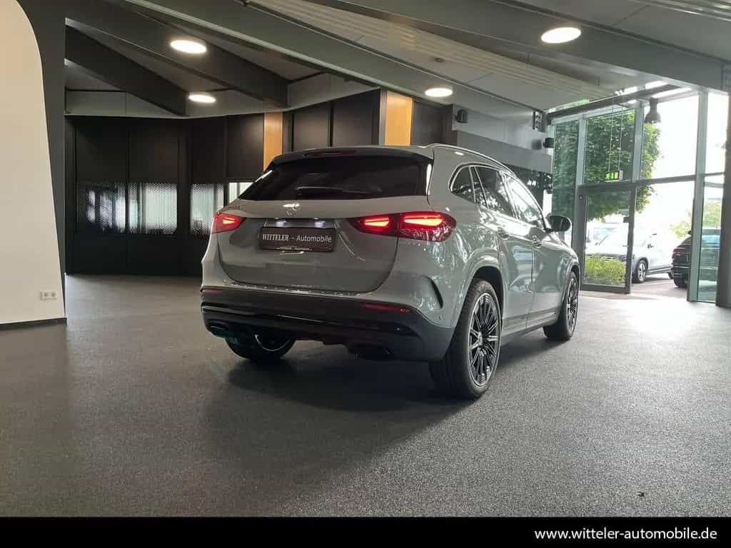 Mercedes-Benz GLA 180 AMG-Line AHK/LED/Kamera/Night/Distronic 08/2025-photo-9