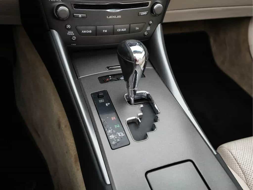 Lexus IS 250 Cabrio 250C Luxury Aut. * LEATHER | NAVI- 02/2010-photo-13