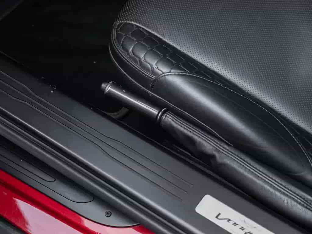 Aston Martin Vanquish 01/2014-photo-19