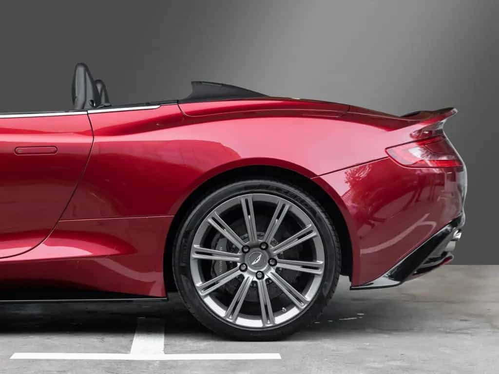 Aston Martin Vanquish 01/2014-photo-25