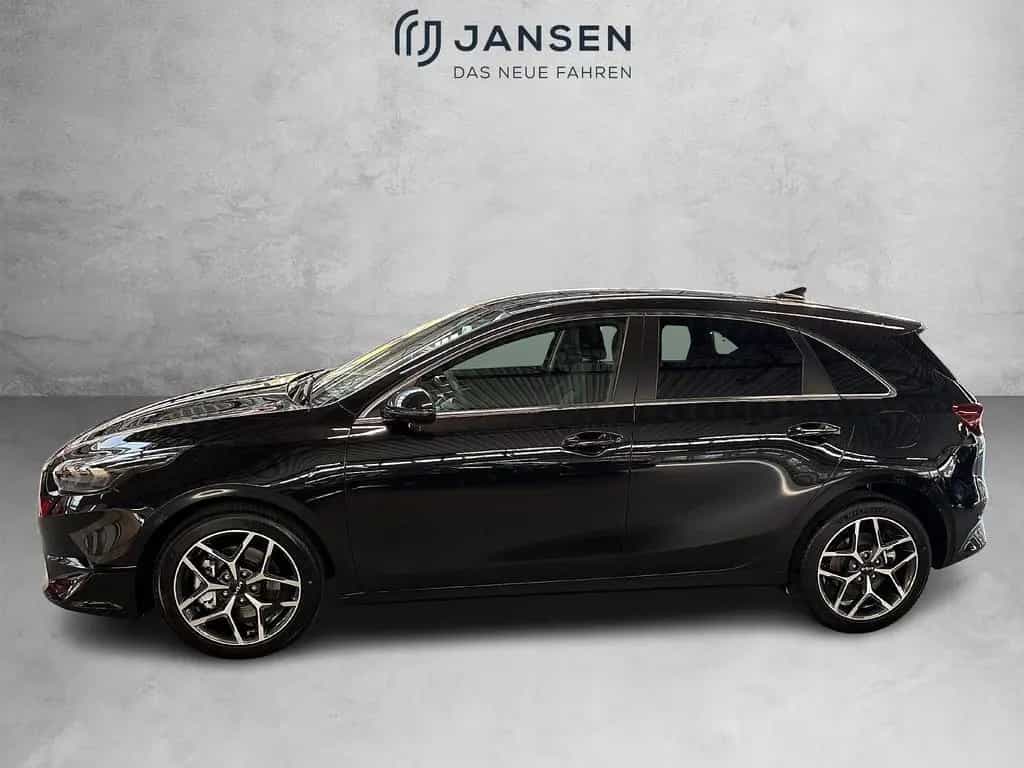 Kia Ceed Ultimate Edition 1.5T 48V DCT *7 Jahre Kia 01/2026-photo-1