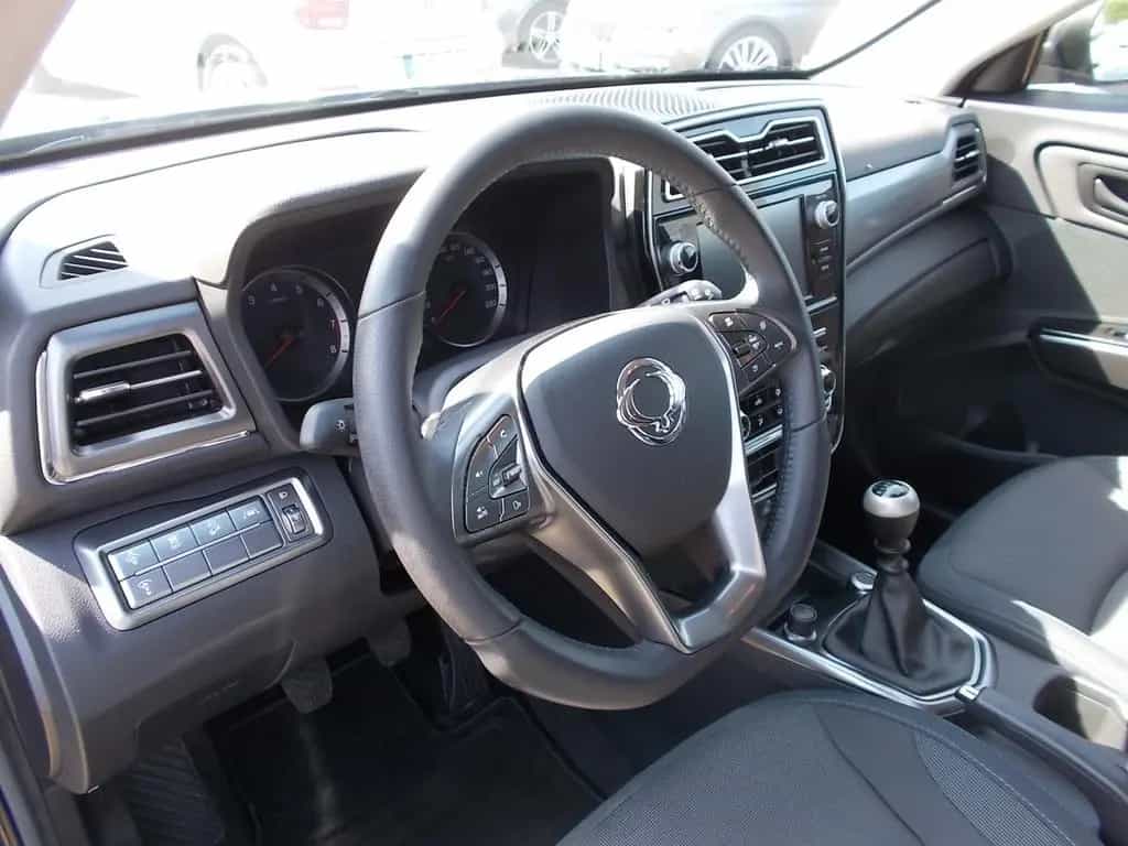 Ssangyong Tivoli 1.5 T Amber  Klima Kamera Tempomat PDC 04/2023-photo-15