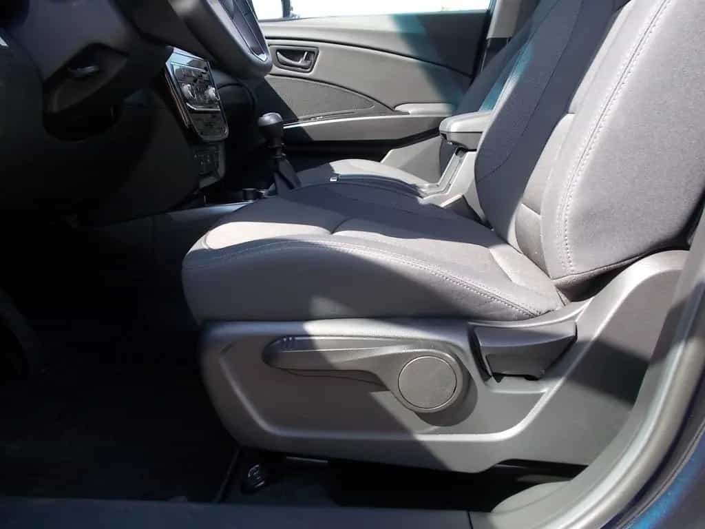 Ssangyong Tivoli 1.5 T Amber  Klima Kamera Tempomat PDC 04/2023-photo-16