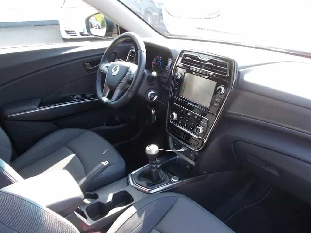 Ssangyong Tivoli 1.5 T Amber  Klima Kamera Tempomat PDC 04/2023-photo-28