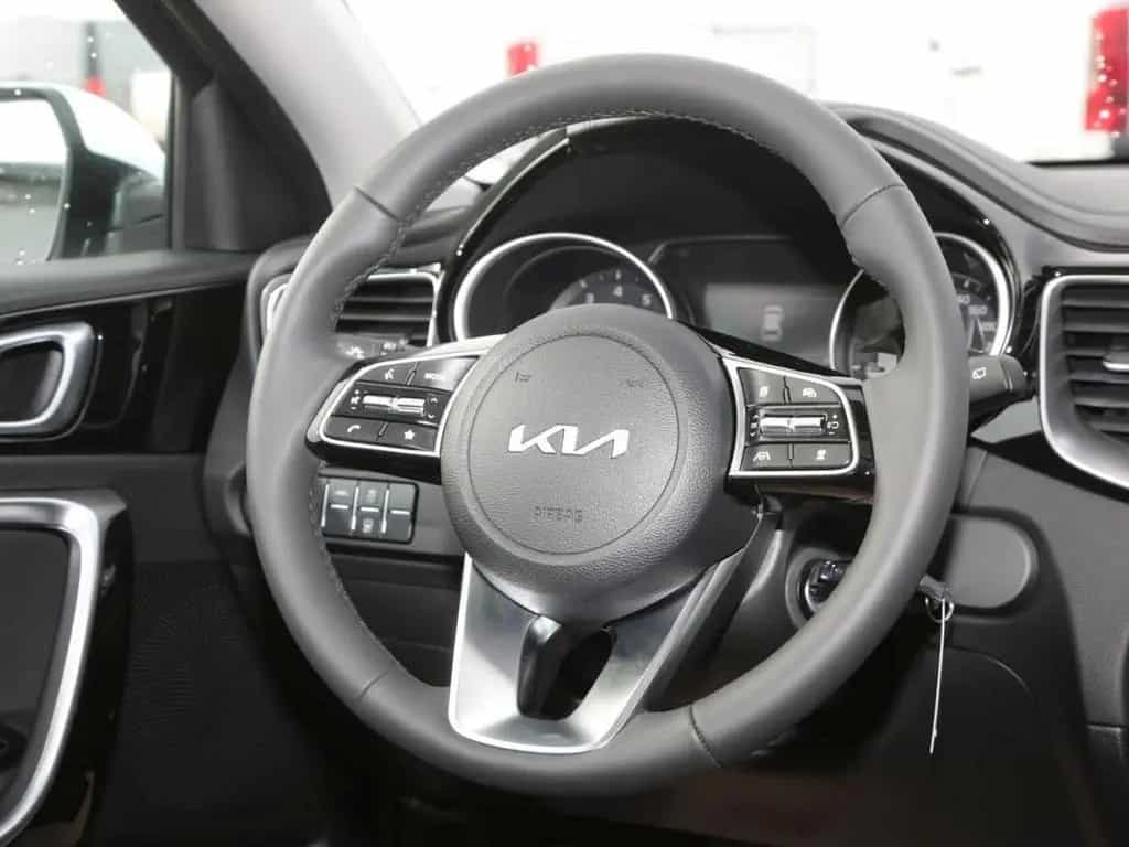 Kia Ceed 1.5T DCT Vision Navi Kamera ACC Lenkradhzg 04/2026-photo-7