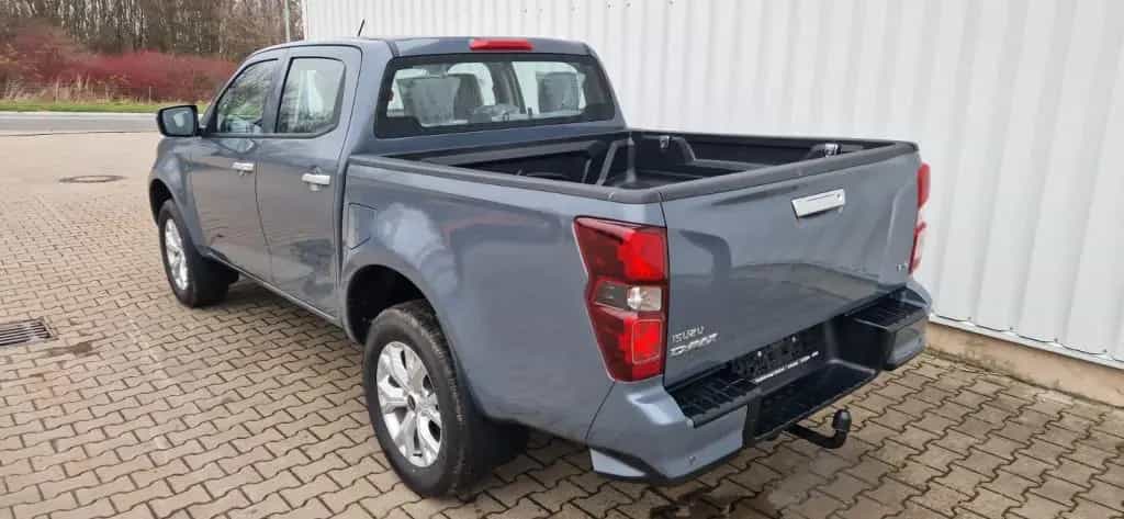 Isuzu D-Max 4X4  LS/AT 06/2024-photo-2