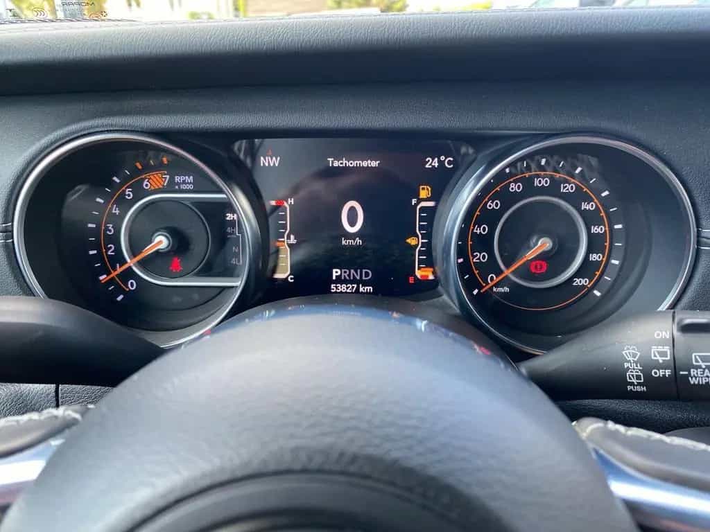 Jeep Wrangler UNLIMITED SAHARA SKY ONE KAMERA+NAVI 12/2020-photo-16