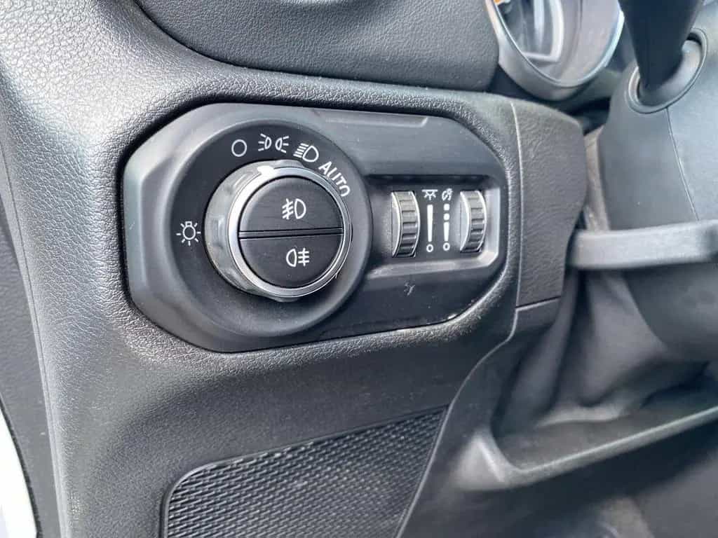Jeep Wrangler UNLIMITED SAHARA SKY ONE KAMERA+NAVI 12/2020-photo-21
