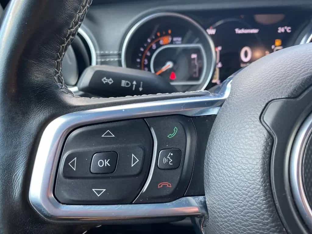 Jeep Wrangler UNLIMITED SAHARA SKY ONE KAMERA+NAVI 12/2020-photo-22