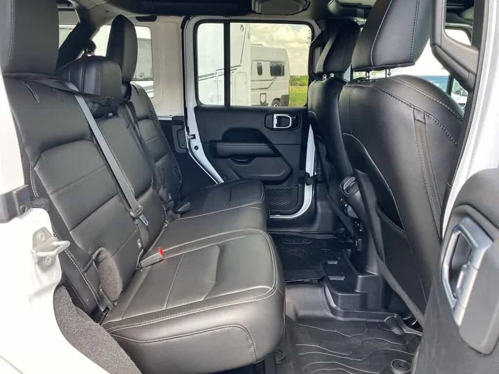 Jeep Wrangler UNLIMITED SAHARA SKY ONE KAMERA+NAVI 12/2020-photo-26