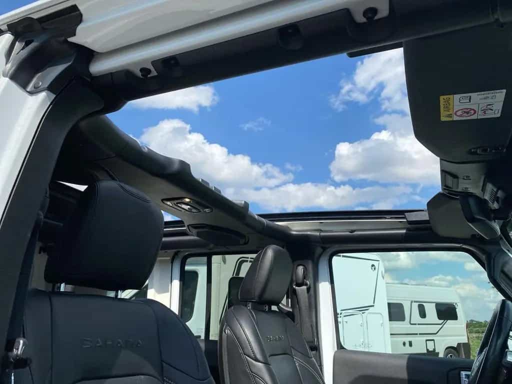 Jeep Wrangler UNLIMITED SAHARA SKY ONE KAMERA+NAVI 12/2020-photo-30