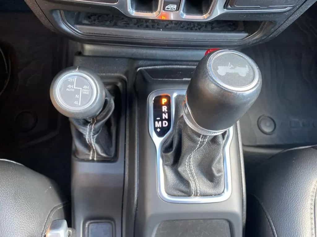 Jeep Wrangler UNLIMITED SAHARA SKY ONE KAMERA+NAVI 12/2020-photo-33