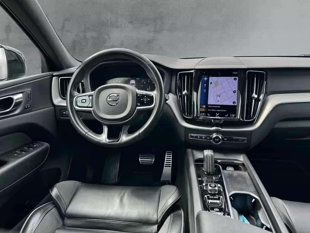 Volvo XC60 R Design 2WD B4 AHK Leder Digitales Cockpit 08/2021-photo-9