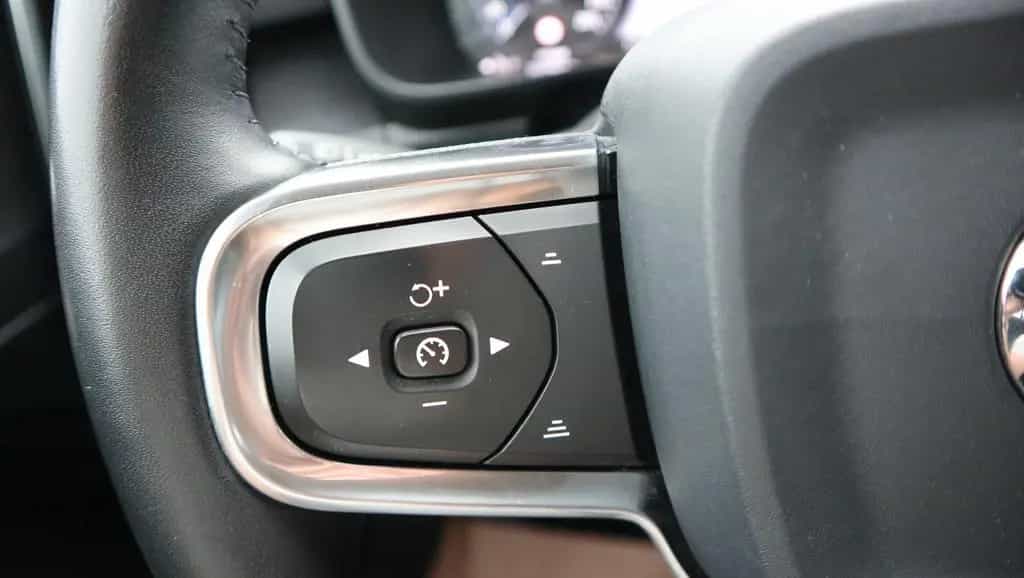 Volvo XC40 Momentum Pro-Automatik-LED-Standhzg. 05/2019-photo-10