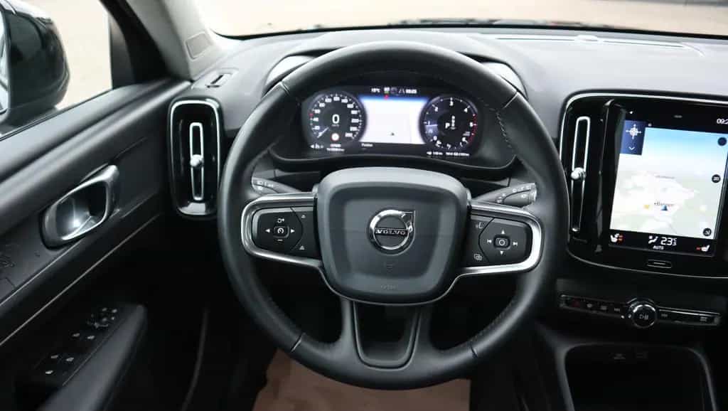 Volvo XC40 Momentum Pro-Automatik-LED-Standhzg. 05/2019-photo-7