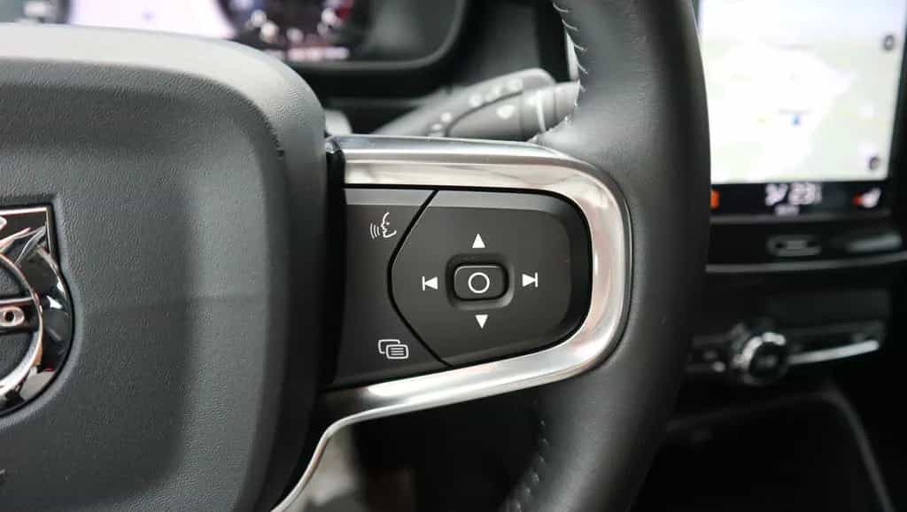 Volvo XC40 Momentum Pro-Automatik-LED-Standhzg. 05/2019-photo-9