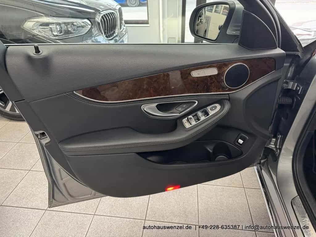 Mercedes-Benz C-Class 180 Lim. Aut. Avantgarde NAVI LED SITZHEIZUNG 03/2015-photo-12