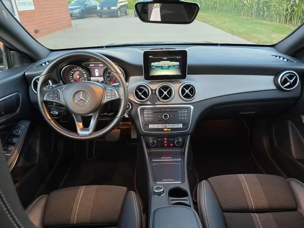 Mercedes-Benz CLA 200 Shooting Brake AT Teil Leder Navi Alu 10/2016-photo-10