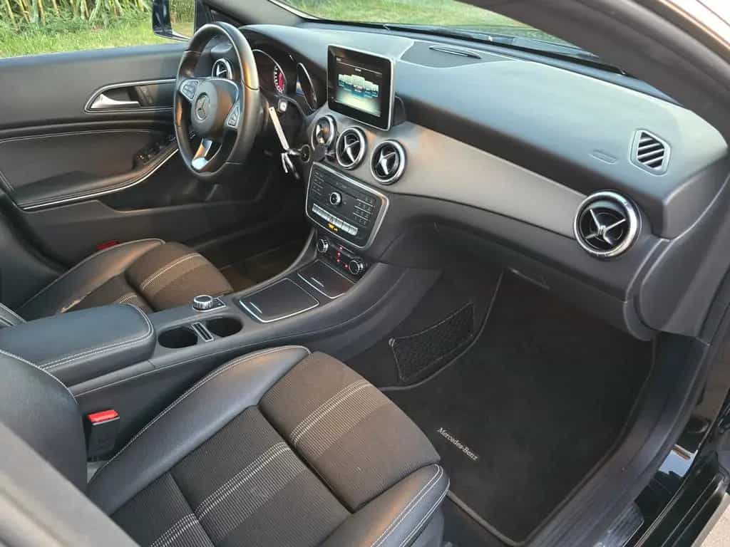 Mercedes-Benz CLA 200 Shooting Brake AT Teil Leder Navi Alu 10/2016-photo-12