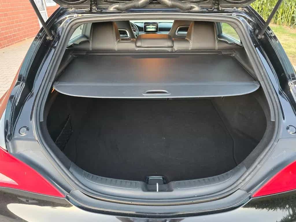 Mercedes-Benz CLA 200 Shooting Brake AT Teil Leder Navi Alu 10/2016-photo-14