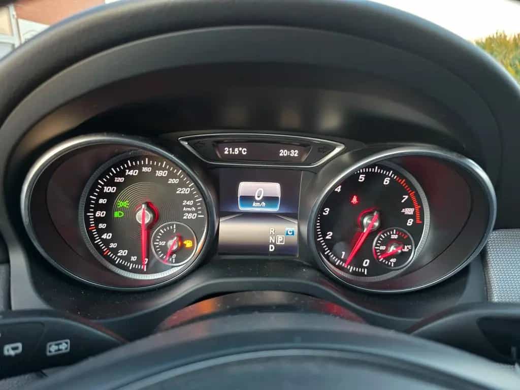 Mercedes-Benz CLA 200 Shooting Brake AT Teil Leder Navi Alu 10/2016-photo-16