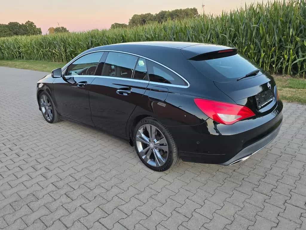 Mercedes-Benz CLA 200 Shooting Brake AT Teil Leder Navi Alu 10/2016-photo-2