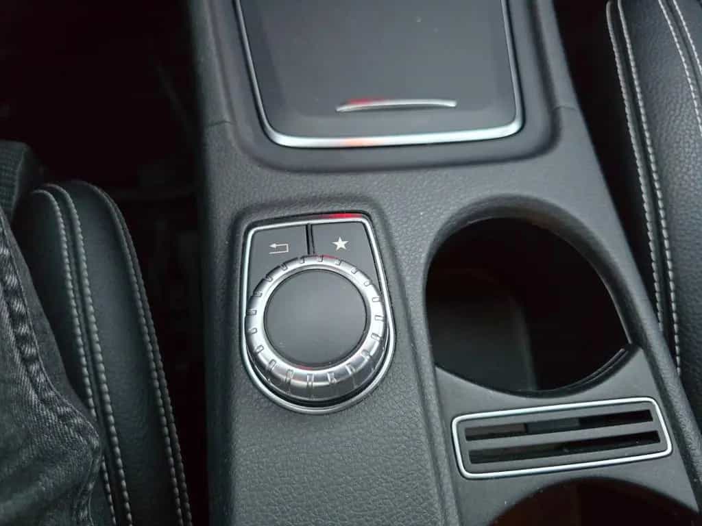 Mercedes-Benz CLA 200 Shooting Brake AT Teil Leder Navi Alu 10/2016-photo-22