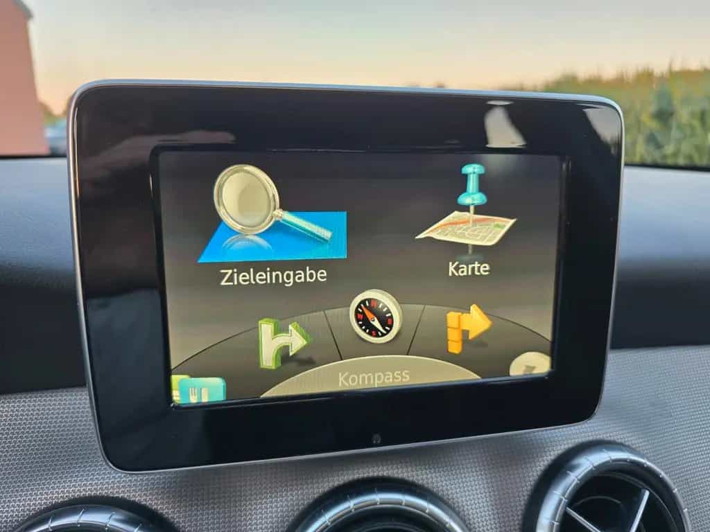Mercedes-Benz CLA 200 Shooting Brake AT Teil Leder Navi Alu 10/2016-photo-26