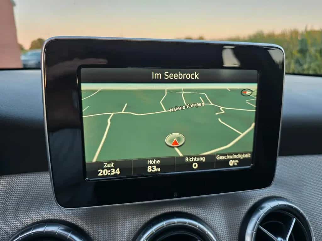 Mercedes-Benz CLA 200 Shooting Brake AT Teil Leder Navi Alu 10/2016-photo-27