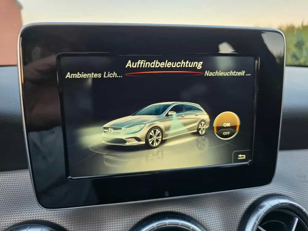 Mercedes-Benz CLA 200 Shooting Brake AT Teil Leder Navi Alu 10/2016-photo-31