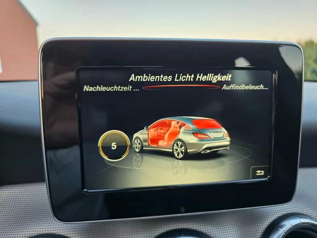 Mercedes-Benz CLA 200 Shooting Brake AT Teil Leder Navi Alu 10/2016-photo-34