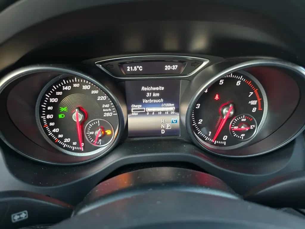 Mercedes-Benz CLA 200 Shooting Brake AT Teil Leder Navi Alu 10/2016-photo-41