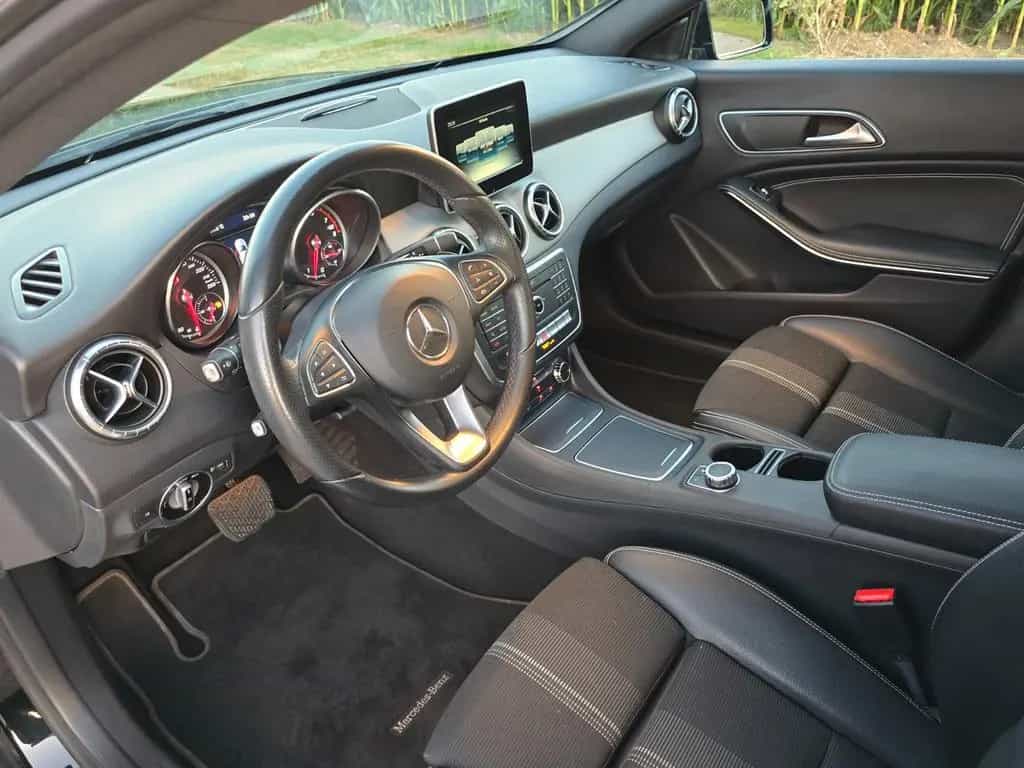 Mercedes-Benz CLA 200 Shooting Brake AT Teil Leder Navi Alu 10/2016-photo-7