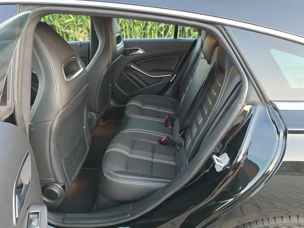 Mercedes-Benz CLA 200 Shooting Brake AT Teil Leder Navi Alu 10/2016-photo-9