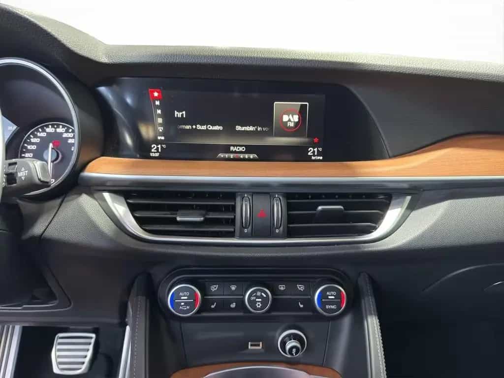 Alfa Romeo Stelvio First Edition Q4*Metallic-Lackierung* 03/2017-photo-16