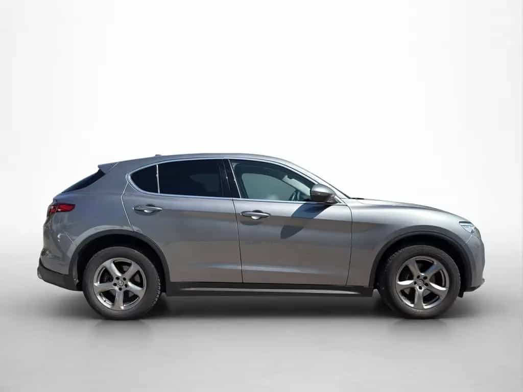 Alfa Romeo Stelvio First Edition Q4*Metallic-Lackierung* 03/2017-photo-4