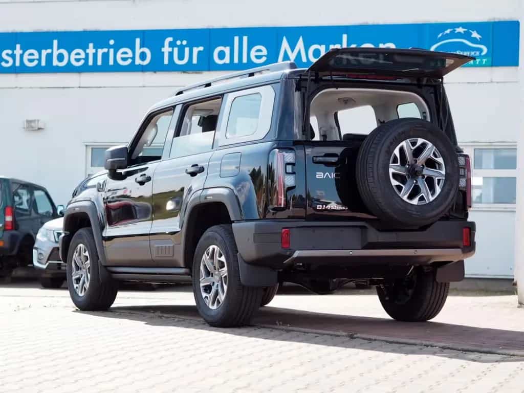 BAIC BJ40 Pro 4x4 Pano LED e. Trittbretter null-photo-5