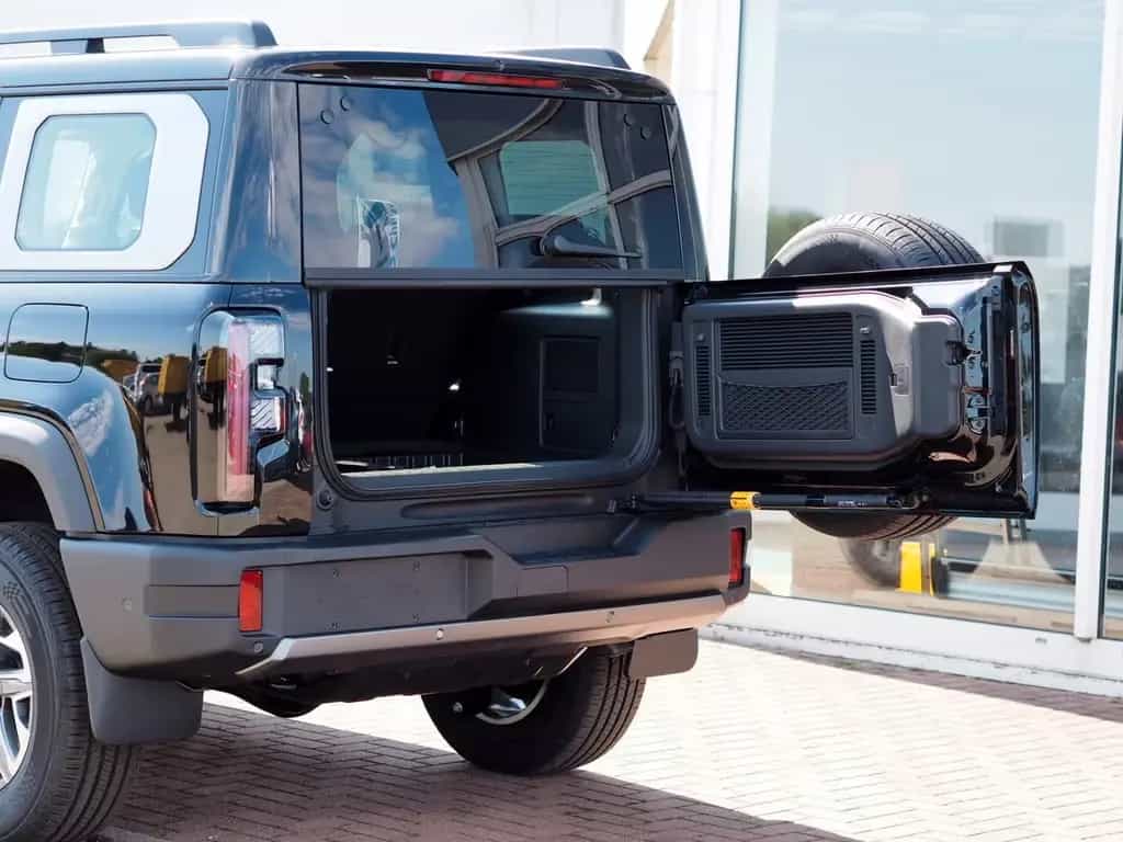 BAIC BJ40 Pro 4x4 Pano LED e. Trittbretter null-photo-7