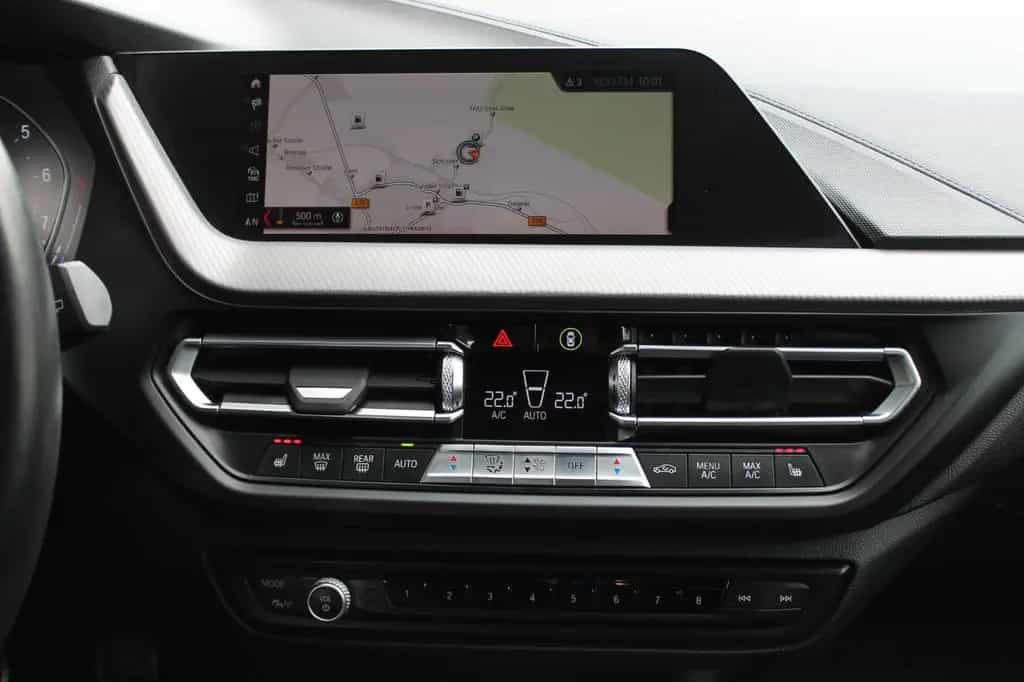 BMW 1 Series 118i Lim. M- Sport NAVI, LED, PDC, AHK 10/2019-photo-12
