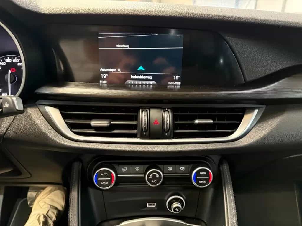 Alfa Romeo Stelvio Super 2WD 04/2018-photo-17