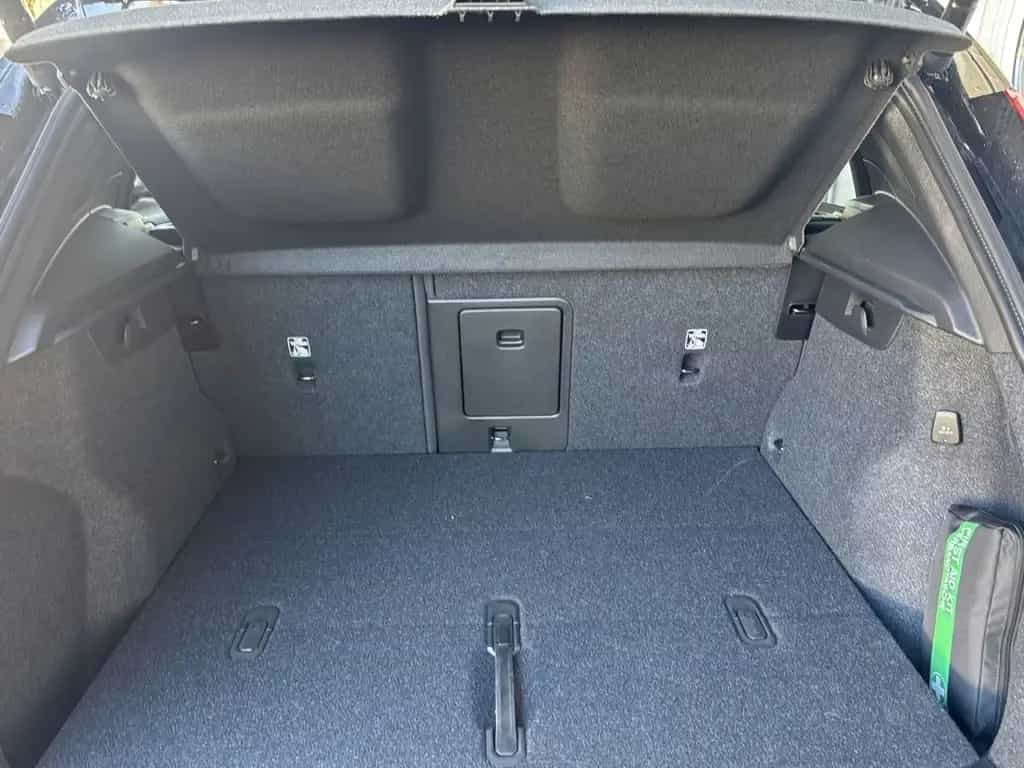 Volvo XC40 XC 40 Core 2WD Bluetooth Navi LED Klima 12/2023-photo-21