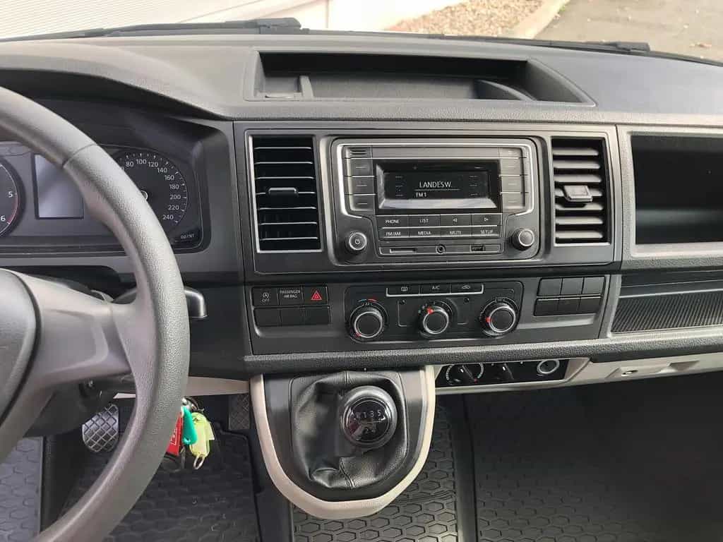 Volkswagen T6 Transporter 2.0 TDI Kombi lang 9-SITZE TEMP 07/2018-photo-25